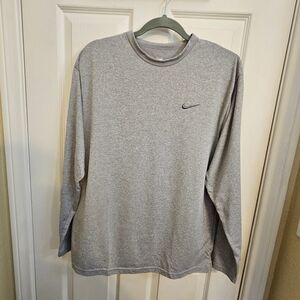 Nike Men’s Medium Grey Dri-Fit Athletic Long Sleeve Shirt with Stretch